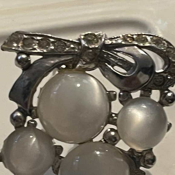 Coro broach moon glow lucite cabochons rhinestone designer Gene Verecchio  1940s - Picture 7 of 9